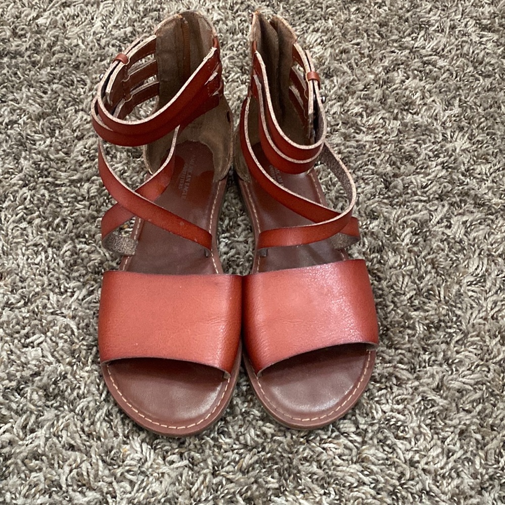 American eagle size 7 sandals